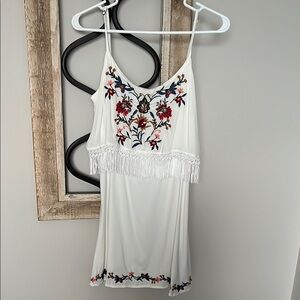 Abercrombie & Fitch White Dress with Floral Embroidery
